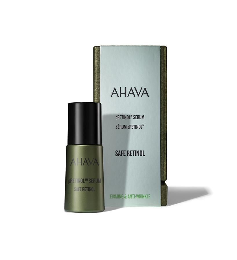 Contiene betacaroteno pre-retinol, un precursor natural del retinol que se encuentra en la naturaleza; alga dunaliella salina del Mar Muerto, osmoter TM y niacinamida (vitamina B3), que son convertidos por la actividad enzimática de la piel en un retinol que es seguro para la piel. Suero antiarrugas de retinol seguro y eficaz. Reduce la apariencia de líneas y arrugas y mejora el brillo y la luminosidad de la piel. pRetinolTM Serum de Ahava (76 €).