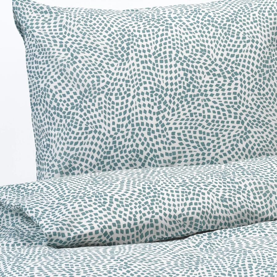 Con estampado en verde, esta funda nórdica con medidas de 240x220 centímetros incluye dos fundas de almohada y tiene un precio de 10 euros.