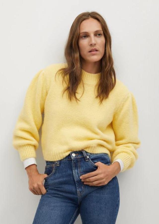 Jersey amarillo con mangas abullonadas. Rebajado de 29,99 a 22,99 euros.