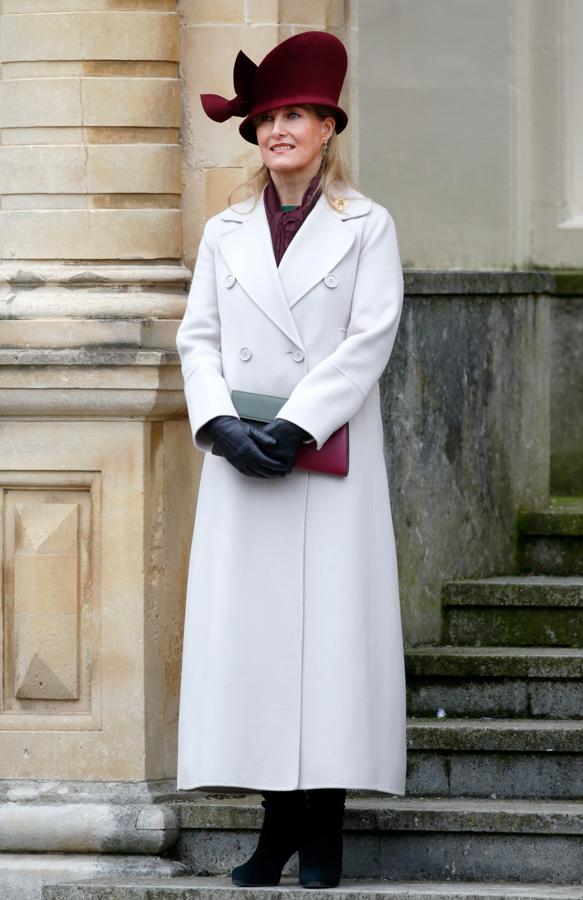 Sophie de Wessex, la que se dice que es la nuera favorita de la Reina Isabel II de Inglaterra, estrenó 30 prendas nuevas en 2020, con un gasto en moda aproximado de 24.000 euros.