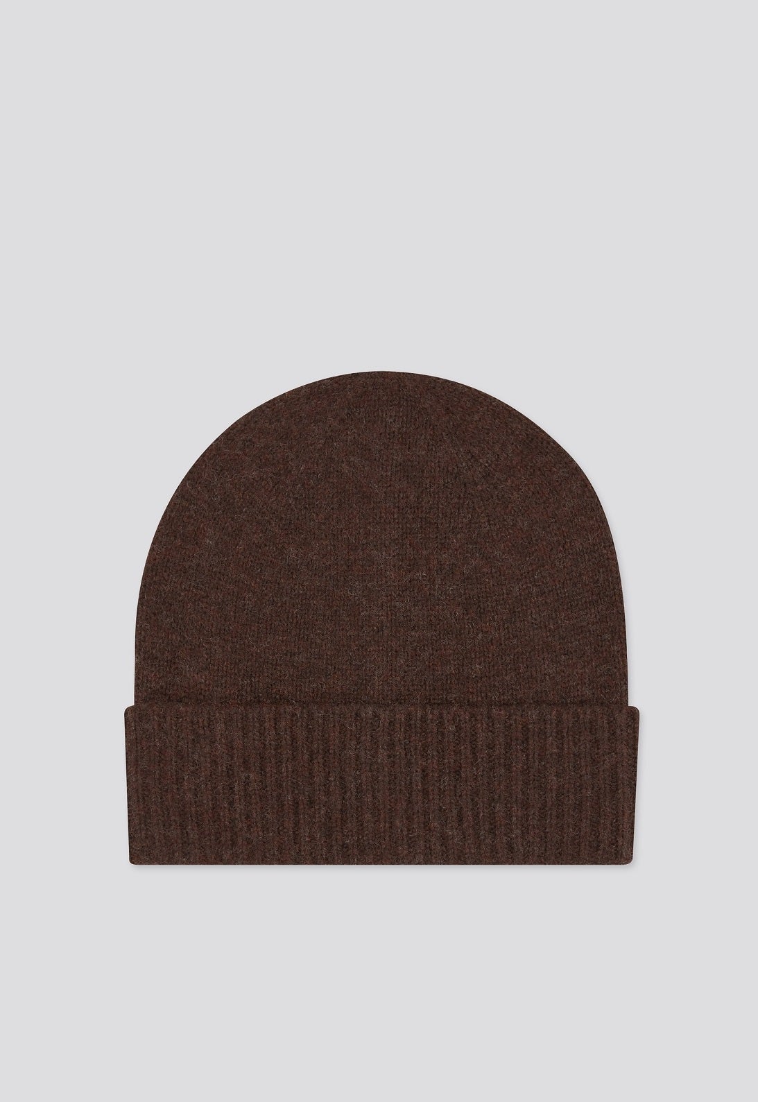 Gorro básico de cashmere de la colección de Uniqlo. Disponible en cinco colores diferentes por 24,90 euros.