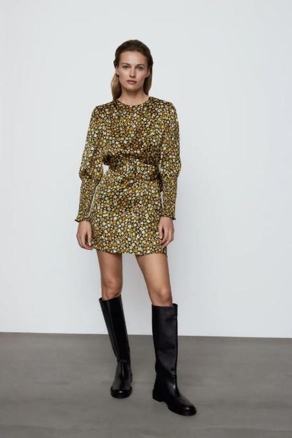 Vestido de flores satinado con cinturón ancho forrado a juego.