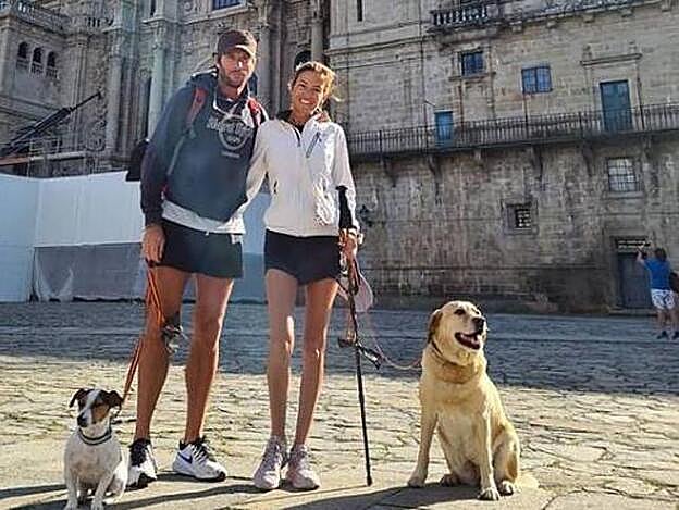 Canales Rivera con su exnovia, Isabel Márquez de Pardo.