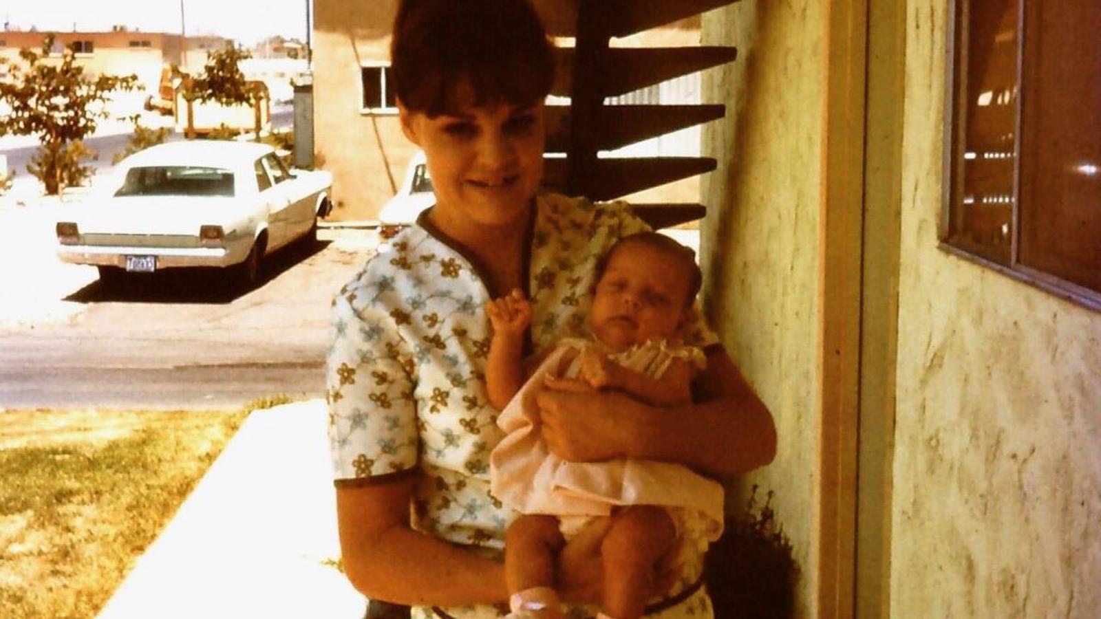 Esta película documental relata el caso real de Quincy Fortier, un ginecólogo de Las Vegas que durante más de tres décadas estuvo utilizando su esperma para fertilizar a las mujeres que iban a su clínica sin que ellas lo supieran. El film reúne a varios de los hijos biológicos de Fortier, que buscan respuestas y, sobre todo, conseguir reconciliarse con los actos horribles que desencadenaron su existencia.