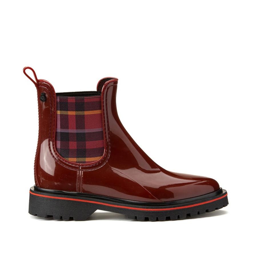 Botines de agua granates acharolados con la goma de cuadros , de Lemon Jelly en La Redoute (125 euros).