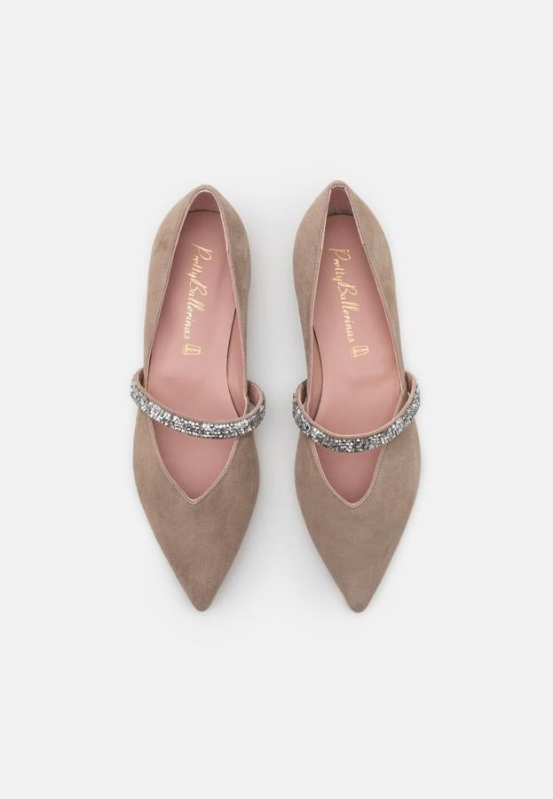 Bailarinas Pretty Ballerinas en Zalando color coco y plata: 199,95 euros. El modelo Angelis está disponible del 37 al 43.