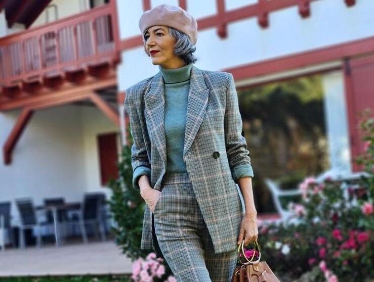 Fotos: Nueve looks low cost de las influencers de más de 50 años para cuando no sepas qué ponerte