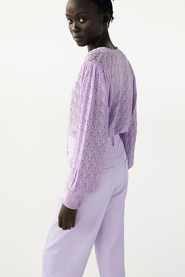 Chaqueta calada con mangas abullonadas de las rebajas de invierno de Zara (9,90 euros)