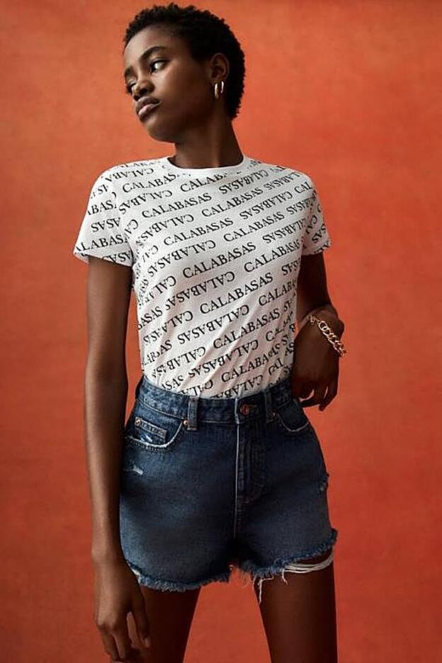 Shorts denim de flecos.