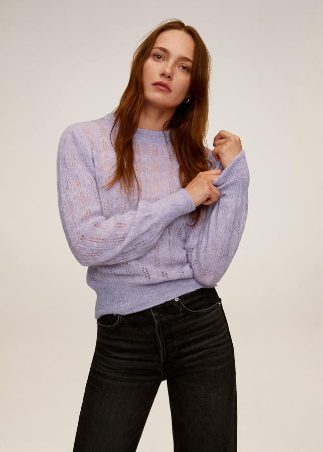 Jersey calado en color lila de la colección de primavera de Mango Outlet (17,99 euros)