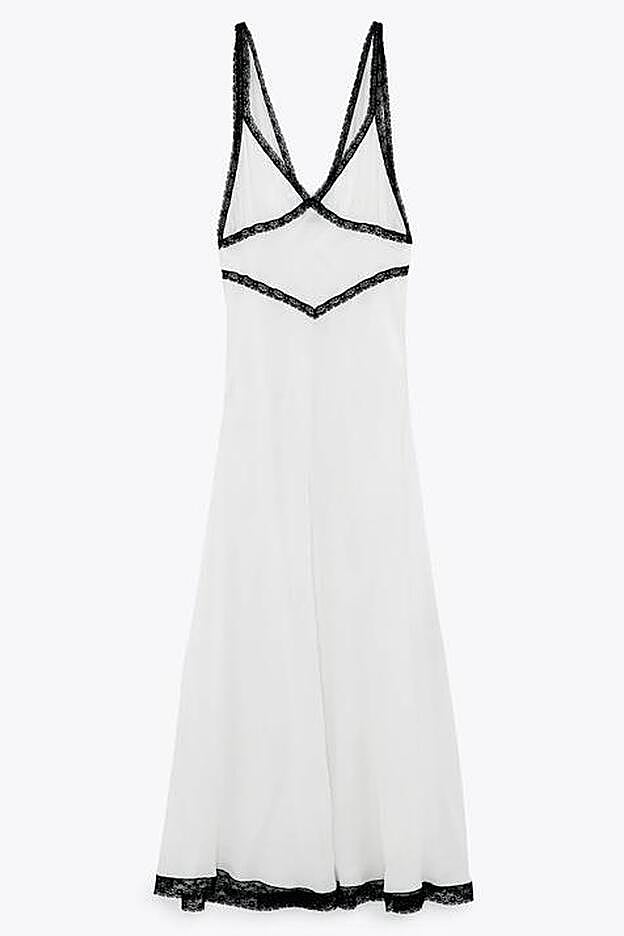 Elegante y súper favorecedor, este camisón largo promete ser tu mejor aliado tanto para tus looks de calle como para estar en casa.