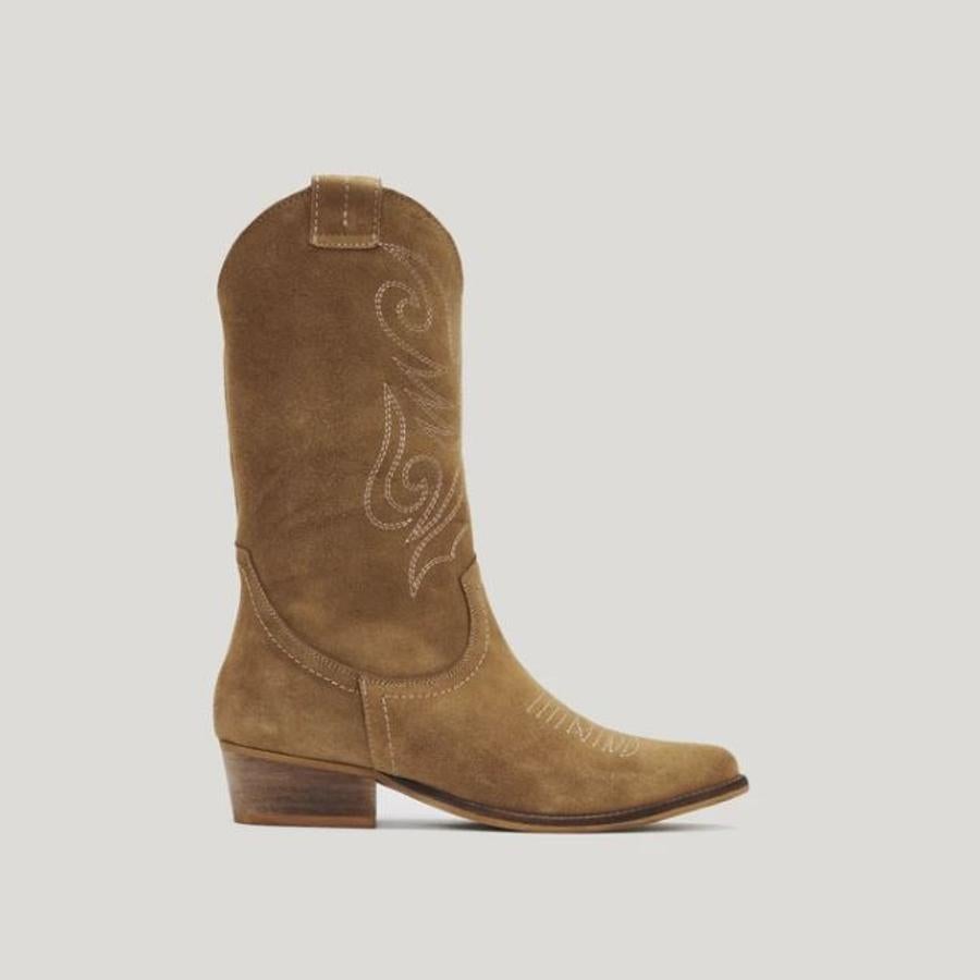 Botas cowboy en color marrón claro, de Bryan Stepwise (77 euros).