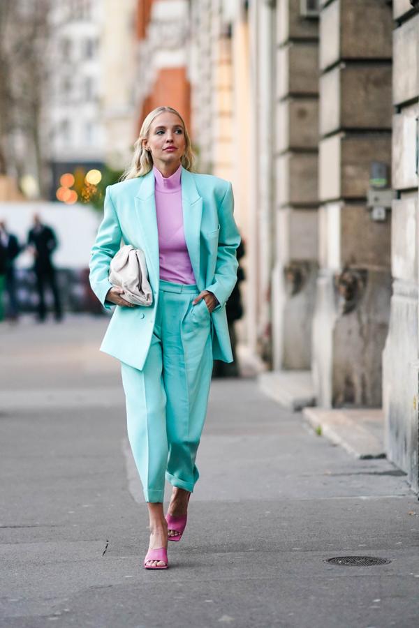 La versión sartorial de esta propuesta es una mezcla perfecta, elegante para ir a la oficina en cuando los primeros días de primavera hagan acto de presencia.