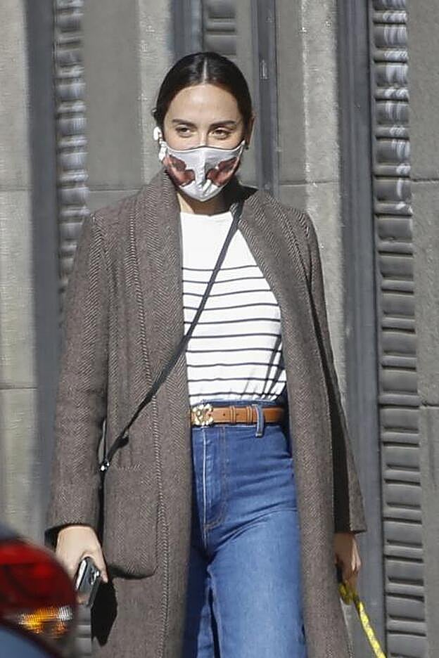 Tamara Falcó con un jersey de rayas marineras.