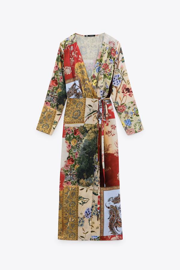 Vestido midi con estampado patchwork de la nueva colección de Zara (39,99 euros)