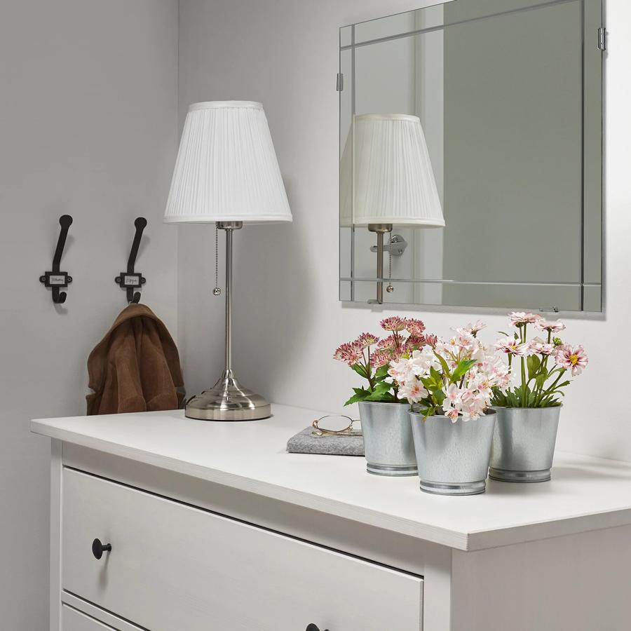 Este pack de tres coloridas plantas artificial de 9 centímetros tiene un precio de 13 euros.