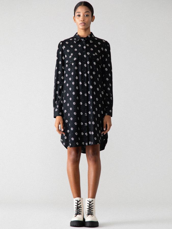 Vestido camisero estampado, de las rebajas de Lefties (6,49 €).