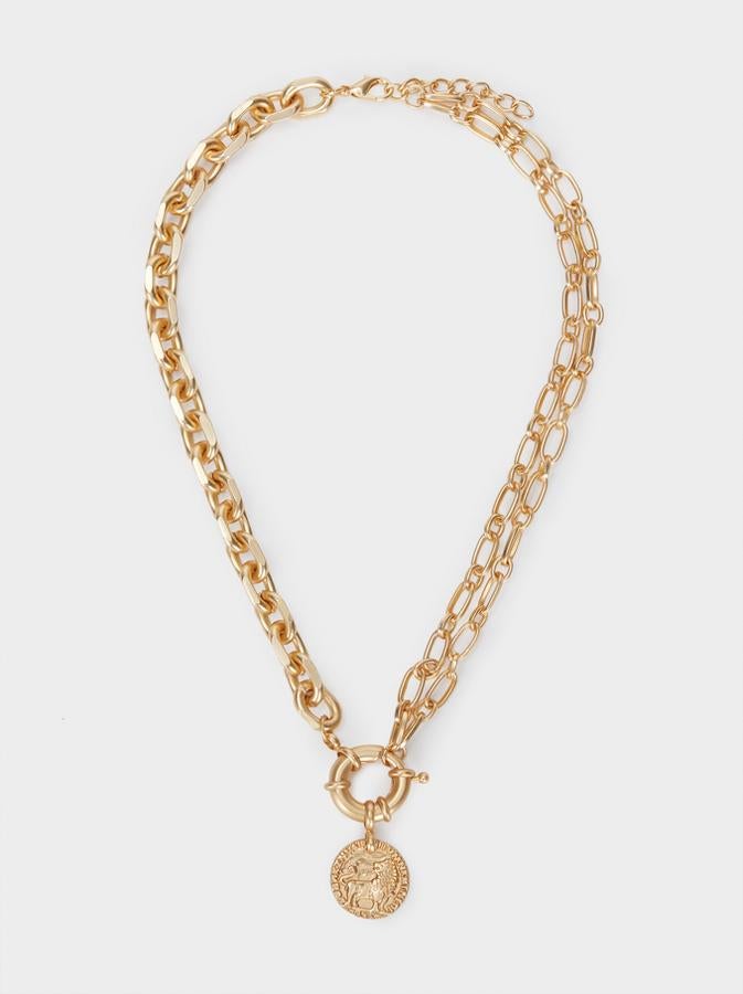 Con medalla, de Parfois (12,99 euros).