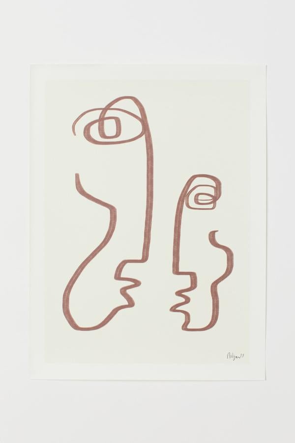 Esta lámina pondrá un toque muy vanguardista en la pared de tu salón o dormitorio. Cuesta 19.99 euros en H&M Home.