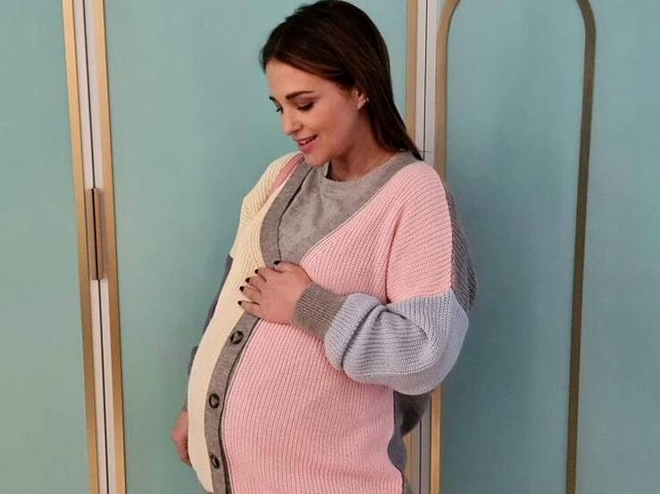 Fotos: Stradivarius, H&M y Zara: le copiamos a Paula Echevarría sus looks con las prendas pastel más favorecedoras