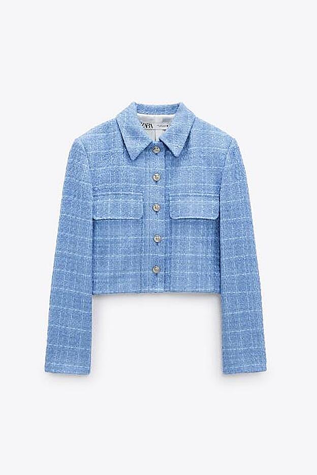 Pocas prendas dan más juego que una blazer, y esta, en el color estrella de la temporada, podrás lucirla con infinidad de estilismos.