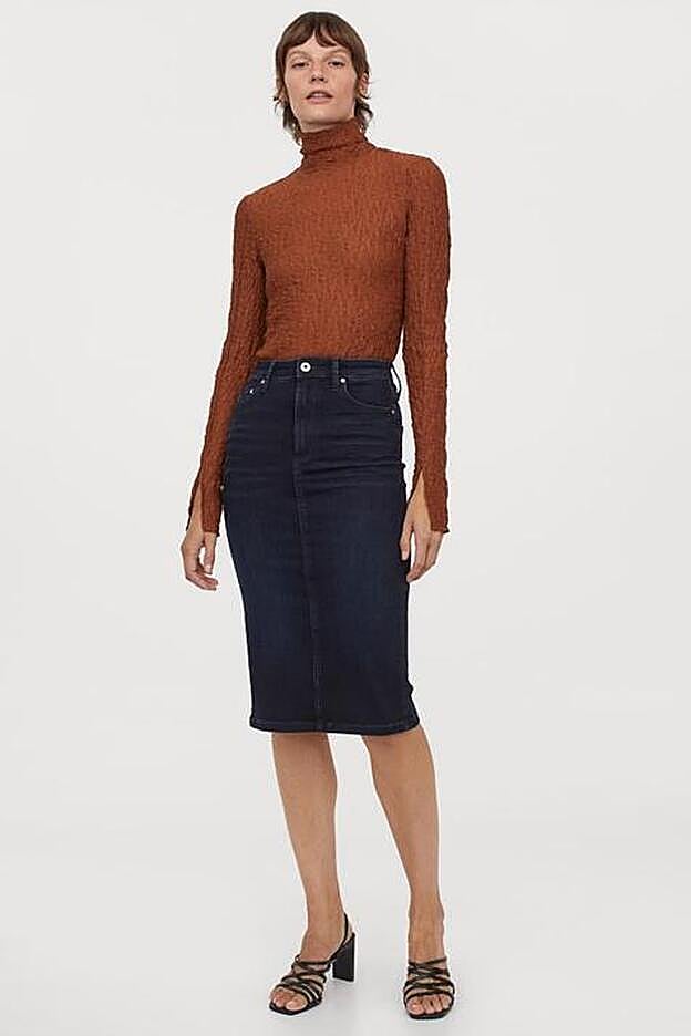 La falda midi vaquera de H&M.