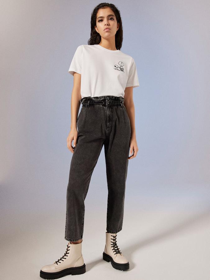 Camiseta blanca de Snoopy (5,99 euros).