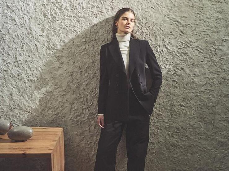 Fotos: Cuatro trajes rebajados de Massimo Dutti perfectos para conseguir un look working girl impecable a buen precio