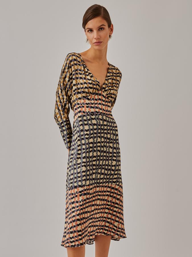 Vestido midi estampado de Is Coming (antes, Intropia). Está rebajado a 169 euros.