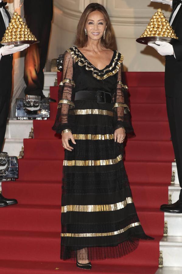 A sus 70 años Isabel Preysler sigue luciendo espectacular y siendo un icono de la moda. Muchas firmas siguen contando con ella aunque cada vez prefiere estar más alejada de los focos. ¡Muchas felicidades Isabel!