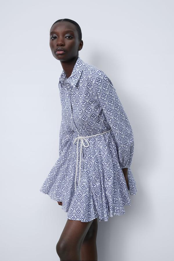 Vestido con estampado geométrico de la nueva colección de Zara (39,99 euros)