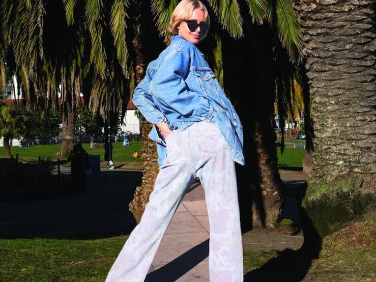 Fotos: La marca danesa más cool del momento firma la colaboración sostenible de vaqueros a la que no vas a poder resistirte