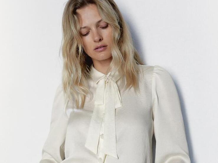 Fotos: Estas blusas blancas súper románticas que acaban de llegar a Zara son las que mejor te quedarán con vaqueros esta primavera