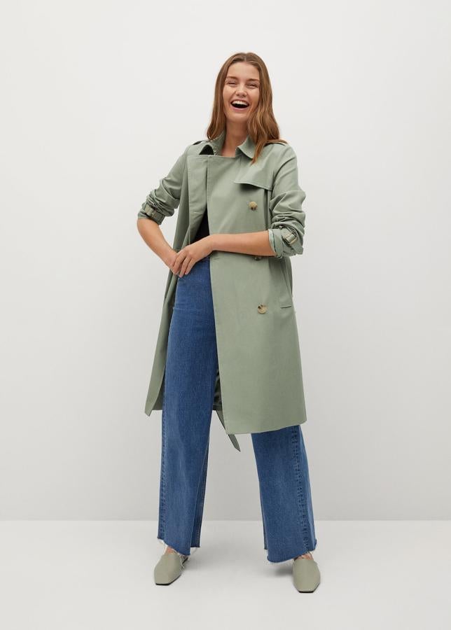 Trench con cinturón en color aguamarina de Mango (59,99 euros)