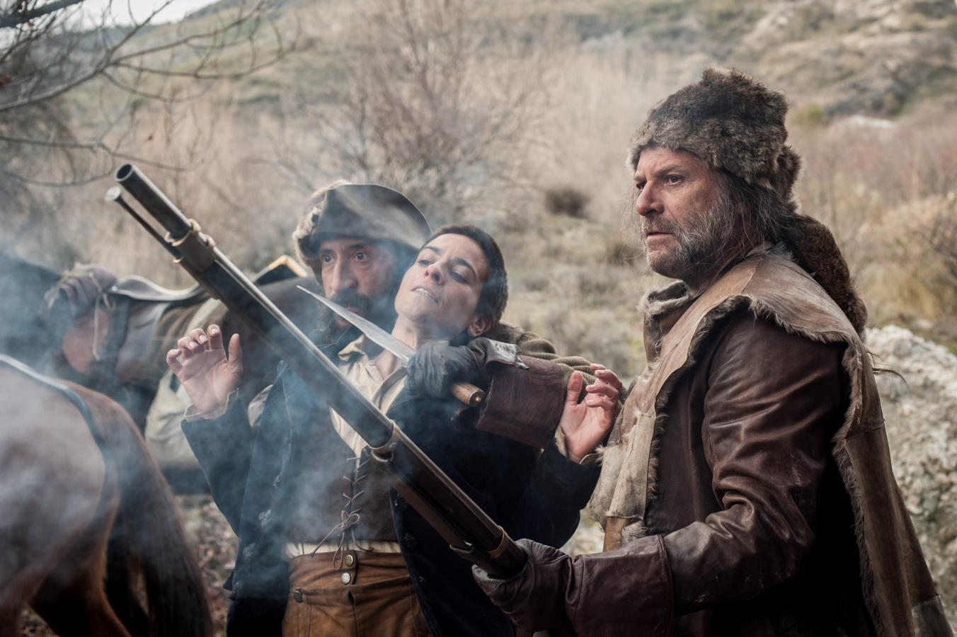 Libertad. Temporada 1. Movistar +. 26 de marzo.A la vez que llega la versión cinematográfica a los cines Movistar+ estrenará el formato serie de esta historia en la que Bebe, Isak Férriz y Xabier Deive encabezan el reparto. Dirigida por Enrique Urbizu y compuesta por 5 episodios, cuenta la historia de Lucía La Llanera, que tras 17 años de encierro es liberada y trata de buscar un lugar en el que vivir junto a su hijo, que nació en prisión, mientras bandoleros y escopeteros les persiguen.