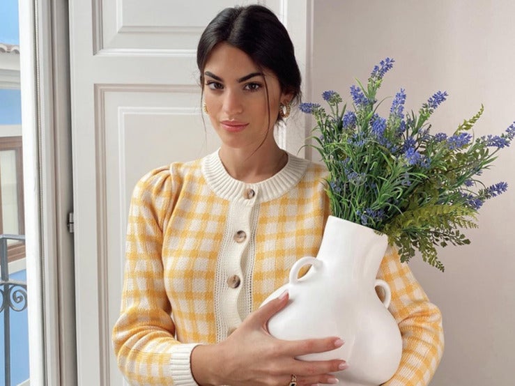 Fotos: El cárdigan decorado es la camiseta de esta primavera: así tienes que usarlo para estilizar la figura y conseguir looks que arrasen