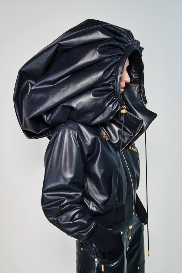 Desfile de Schiaparelli OI 21-22.