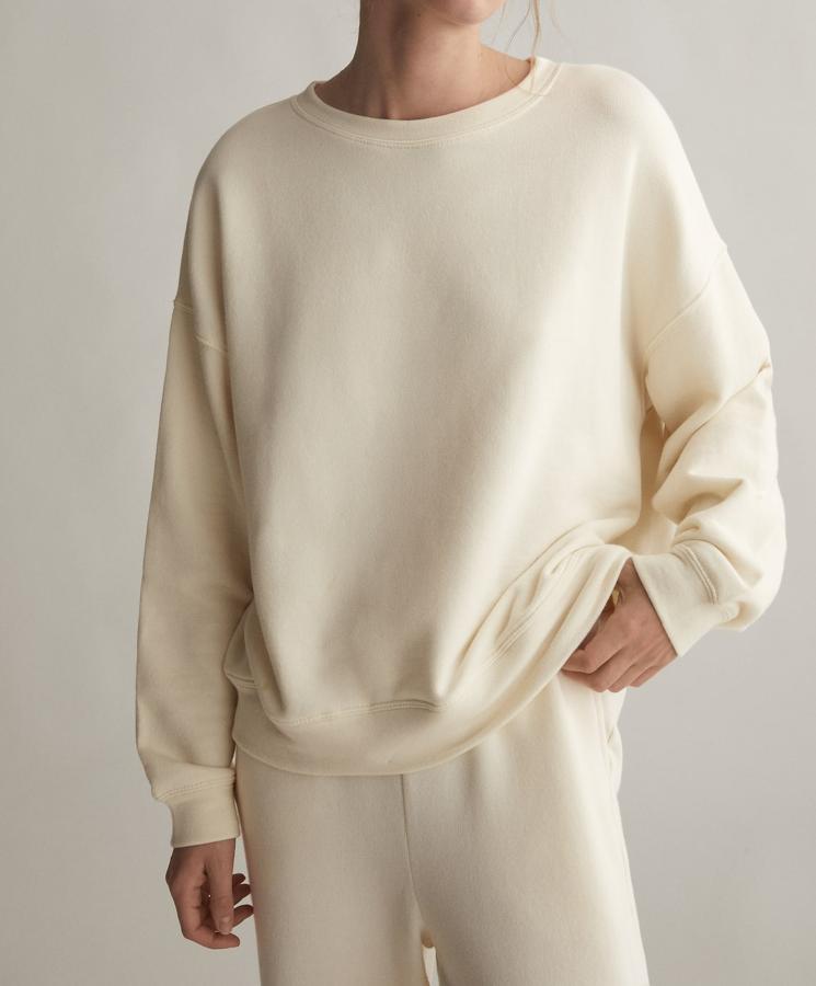 Sudadera de color crema de la nueva colección de Pysho (25,99 euros)