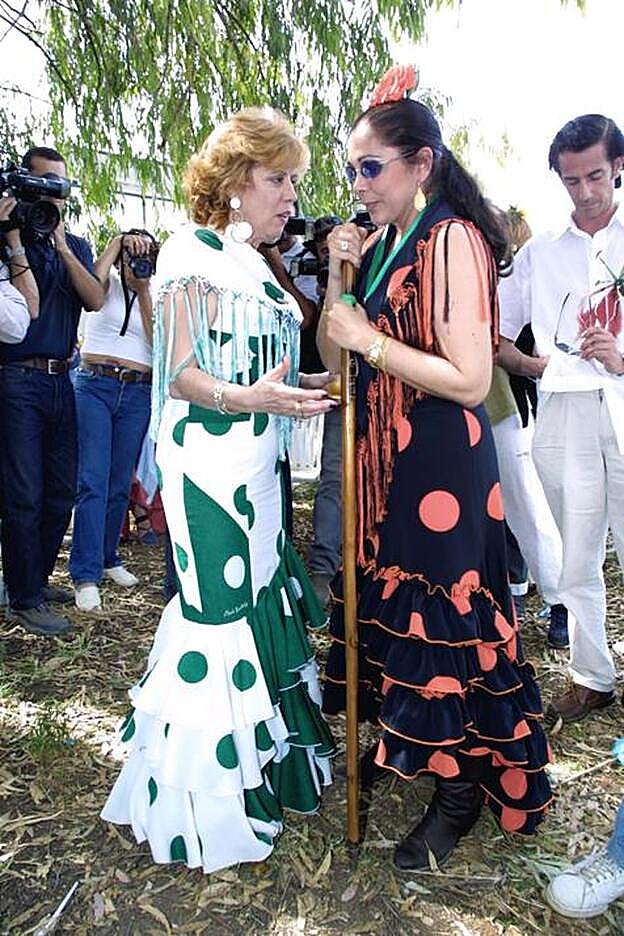 Isabel Pantoja se encontró con María Jiménez en el Rocío de 2002.