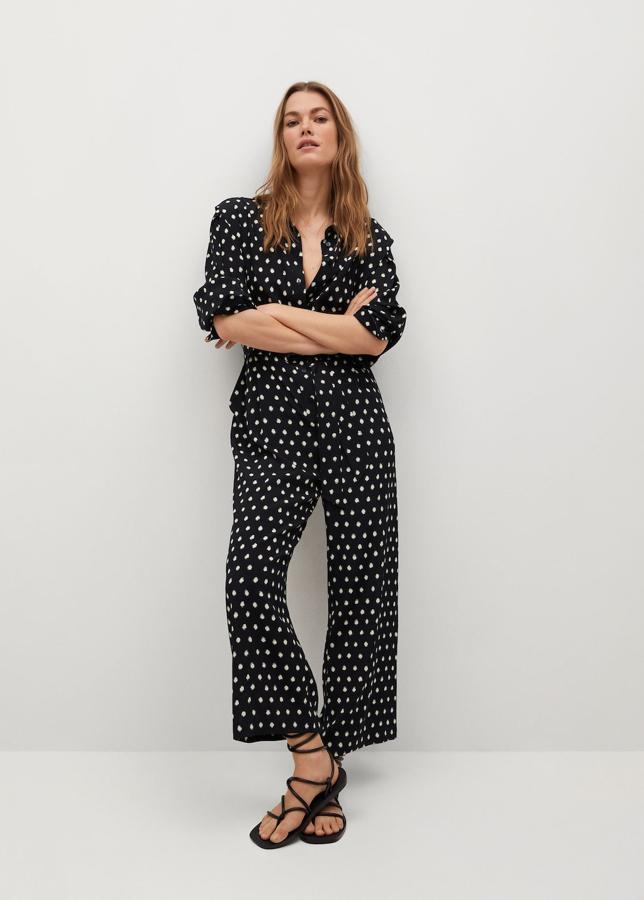 Mono con estampado de lunares de Zara (39,99 euros)