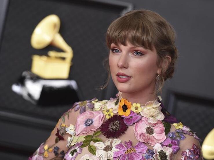 Fotos: Taylor Swift, Billie Eilish, Beyoncé, Dua Lipa, Harry Styles... Los mejores y peores looks de los Grammy 2021, la alfombra roja más hortera del año