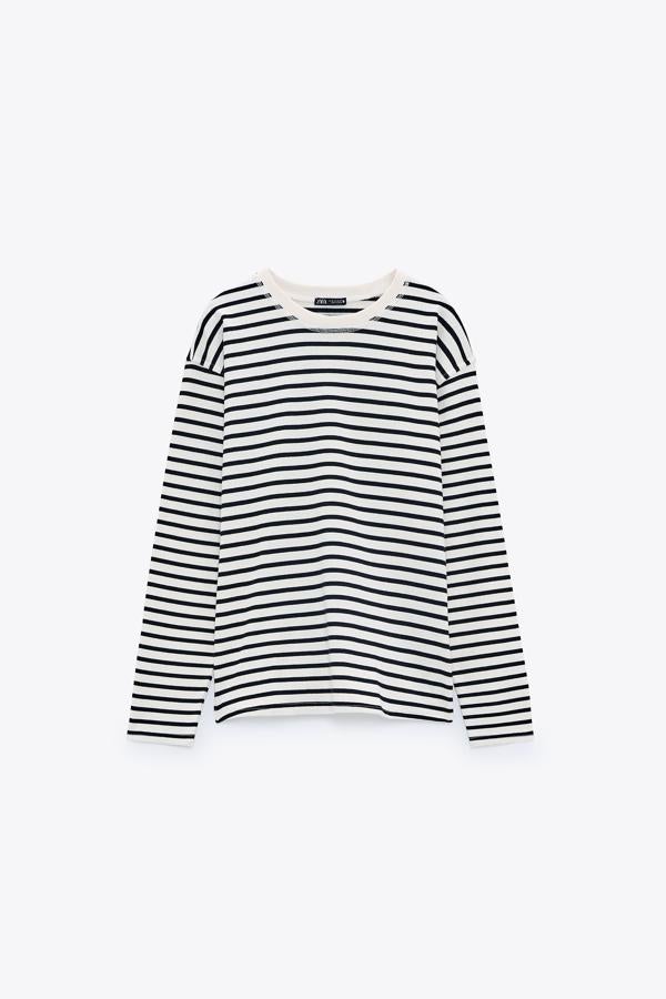 Camiseta básica de rayas en algodón orgánico de la nueva colección de primavera Zara (17,99 euros)