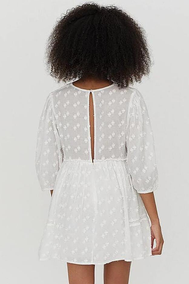 Ideal para cualquier momento del día, este cómodo mono promete ser una de las prendas estrella de la temporada.