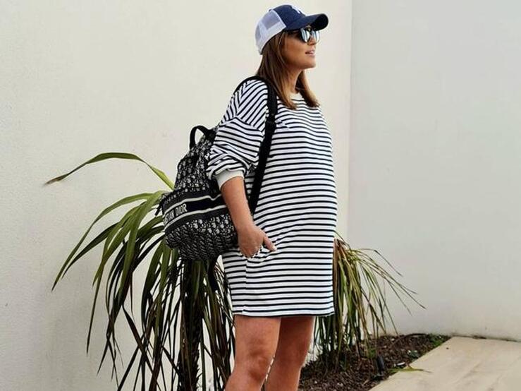 Fotos: Paula Echevarría nos confirma que los vestidos sudadera triunfan esta primavera: descubre los 11 más baratos y que mejor sientan