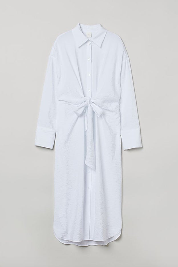 El vestido midi camisero de la nueva colección de H&M.