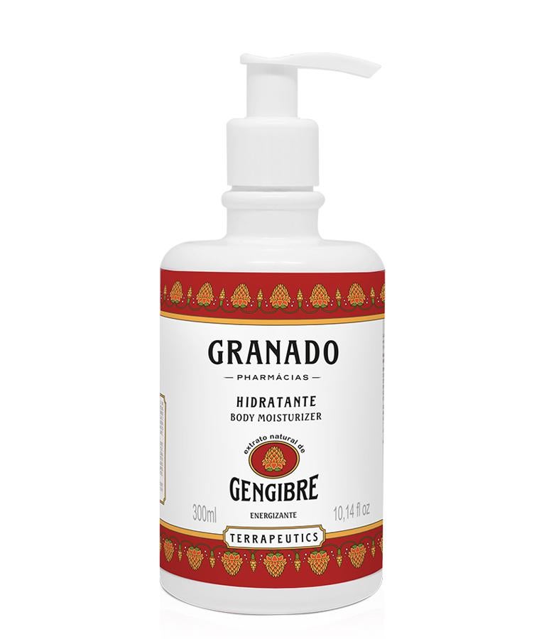 Leche hidratante corporal de Jengibre de la casa Granado, disponible en Very Coqueta, además de hidratar y prevenir la sequedad, está formulada con glicerina vegetal y aceites naturales de almendra dulce, semilla de uva y castaña de Brasil. Está enriquecida con extracto de Jengibre cuyas propiedades energizantes aportan una gran sensación de bienestar, además es un potente antioxidante (14 euros).