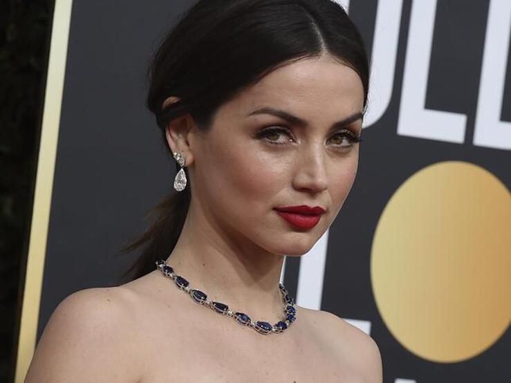 Fotos: Bob, flequillo cortina, rubia... Todos los cambios de look de Ana de Armas que demuestran que se atreve con todo
