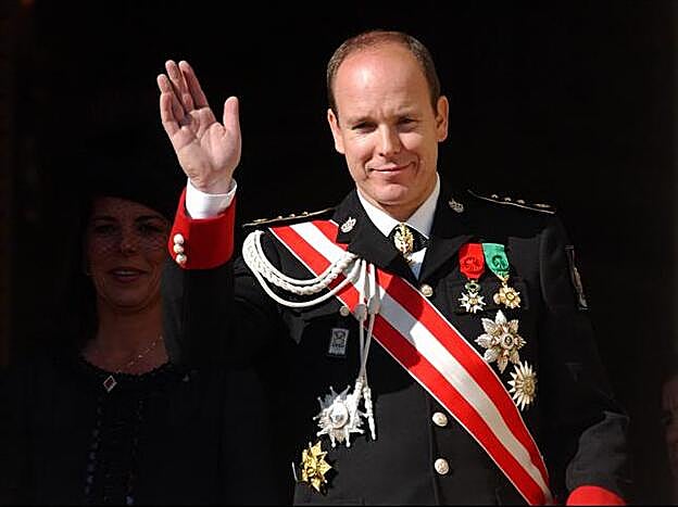 Los rumores sobre la sexualidad del príncipe Alberto II no se acabaron ni cuando se casó.