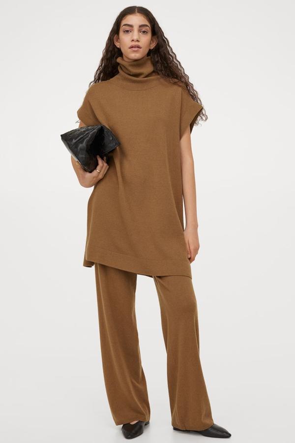 Chaleco largo de chachemir con cuello alto, de H&M (69,99 €).