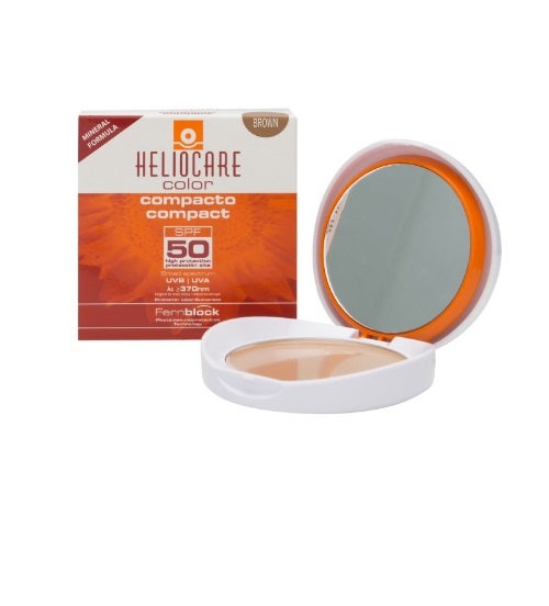 Heliocare Color Compacto SPF50+: un maquillaje en polvo que protege el cutis del envejecimiento gracias a su potente filtro solar. Además, unifica el color de la piel y la deja super luminosa.  Rebajado de 24,50 euros a 15,44 euros . Ideal para piel normal o mixta. Disponible en color Brown para pieles bronceadas y en el tono Light para las más claritas.